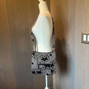 VERA BRADLEY Hipster Crossbody Bag Blanco Bouquet